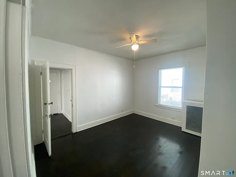 54-56 Westbourne Pkwy #1 — Photo 13