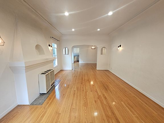 Living Room w/ hardwood floors