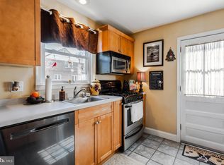 121 Rock Glen Rd, Wynnewood, PA 19096