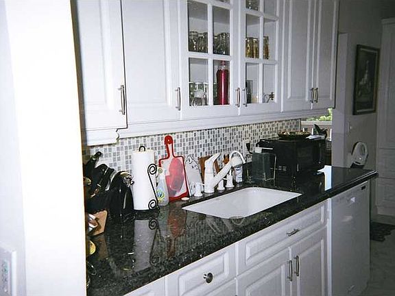 3rd image of 4001 Hillcrest Dr APT 401