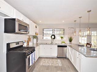 121 Bluebird Ln, Pasadena, TX 77502