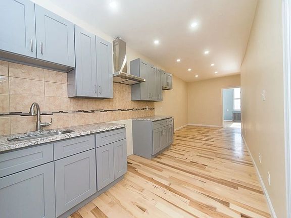 5th image of 354 McGuinness Blvd #7