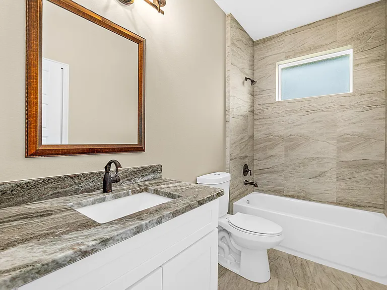32 Wentworth Ln — Photo 5