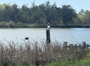 1 W Bayshore Rd, Anahuac, TX 77514