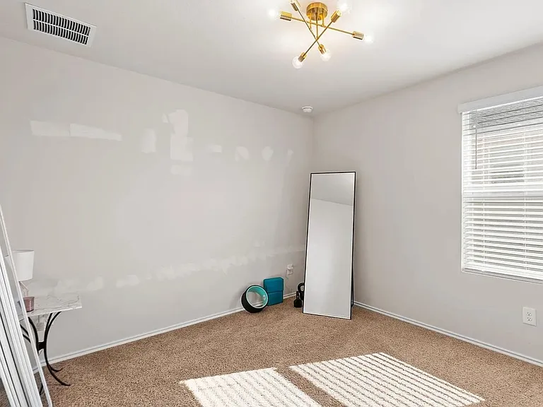 124 Brody Ln — Photo 8