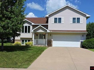 108 Creative Ct, Mankato, MN 56001