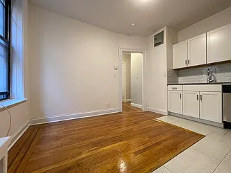 Rented by Hillel Realty Group