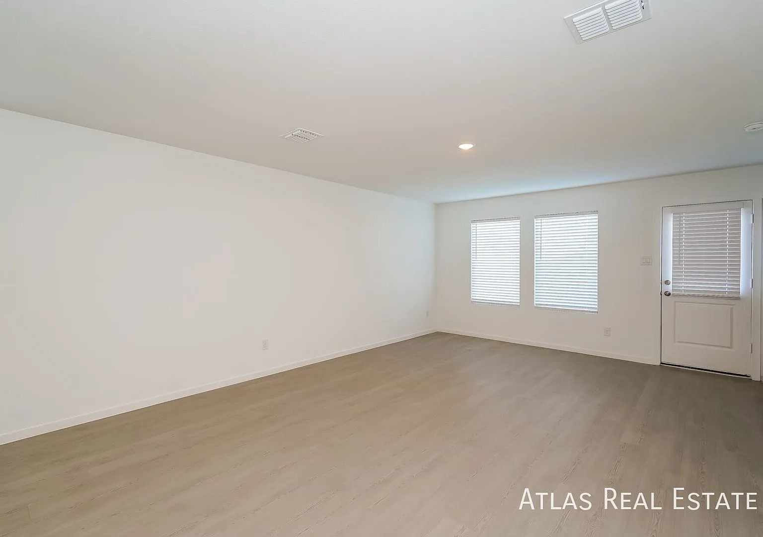 Highpointe Ranch | Spacious Single-Level Living — Photo 3