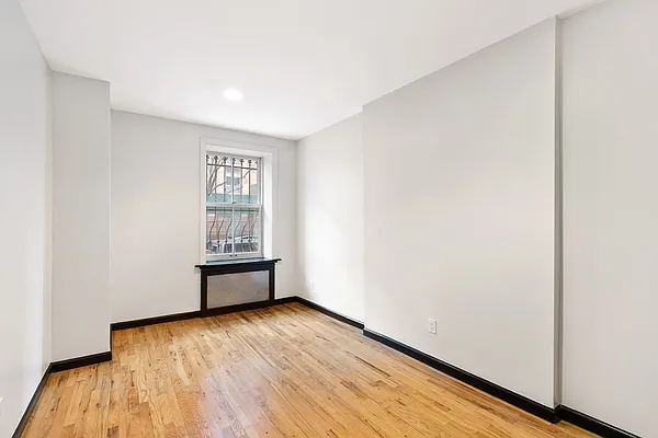 Rented by Compass | media 21