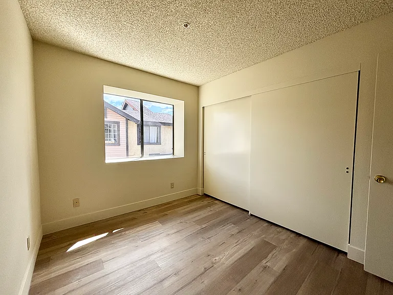 529 W Duarte Rd #A — Photo 8