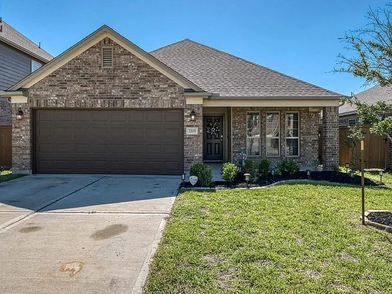 32659 Timber Point Dr — Photo 1
