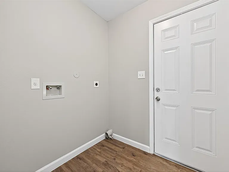 7521 Dyer St — Photo 29