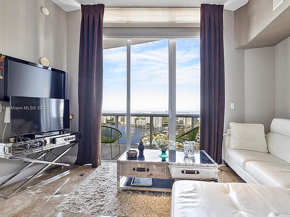 5th image of 18101 Collins Ave #5506