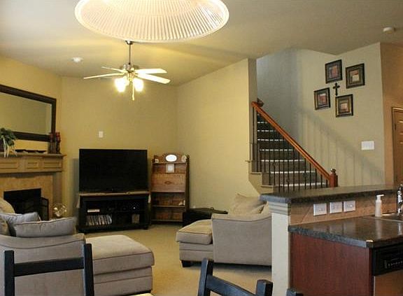 3rd image of 2004 Hopkins Dr