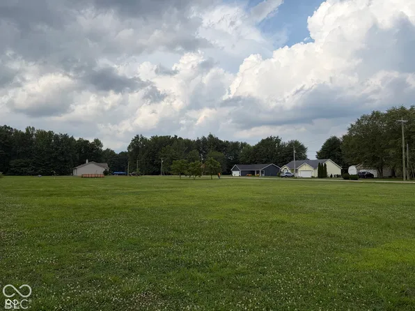 974 E Santee Dr, Greensburg, IN 47240