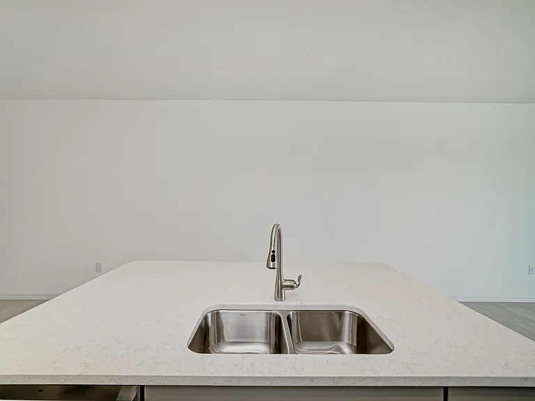 2206 Washington Palm Ct — Photo 8