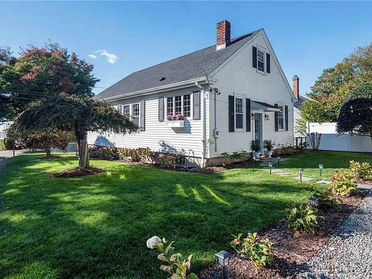 26 Vernon Ave — Photo 40