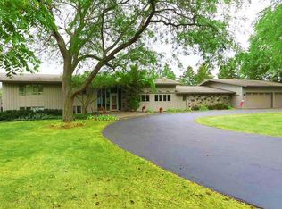 3733 South Ln, Franksville, WI 53126