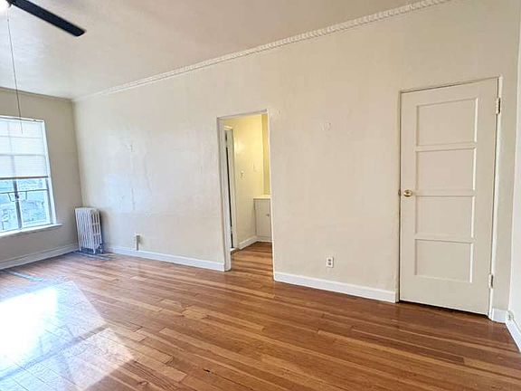 5th image of 900 S Kingsley Dr #407