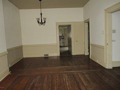 Living room / formal dining