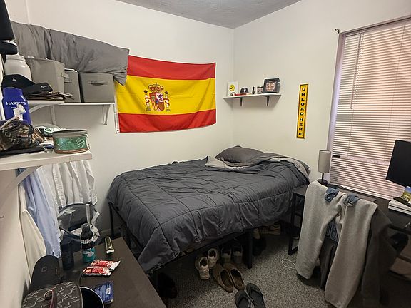 3rd image of 118 Hemenway St APT 1F