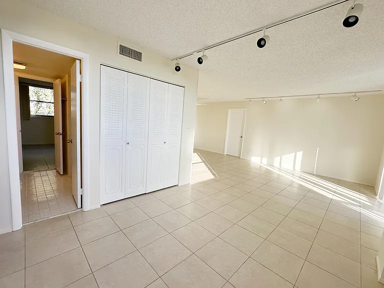 5301 NW 2nd Ave #401 — Photo 19