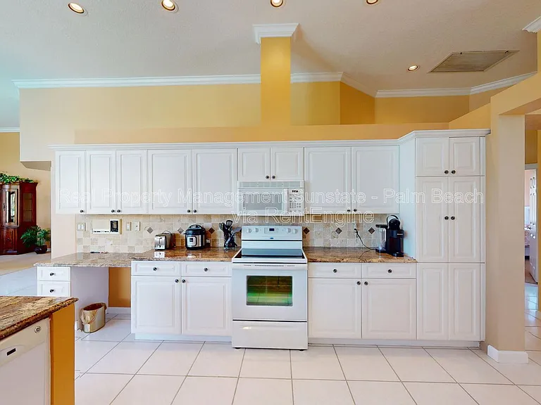 71 Cayman Pl — Photo 13