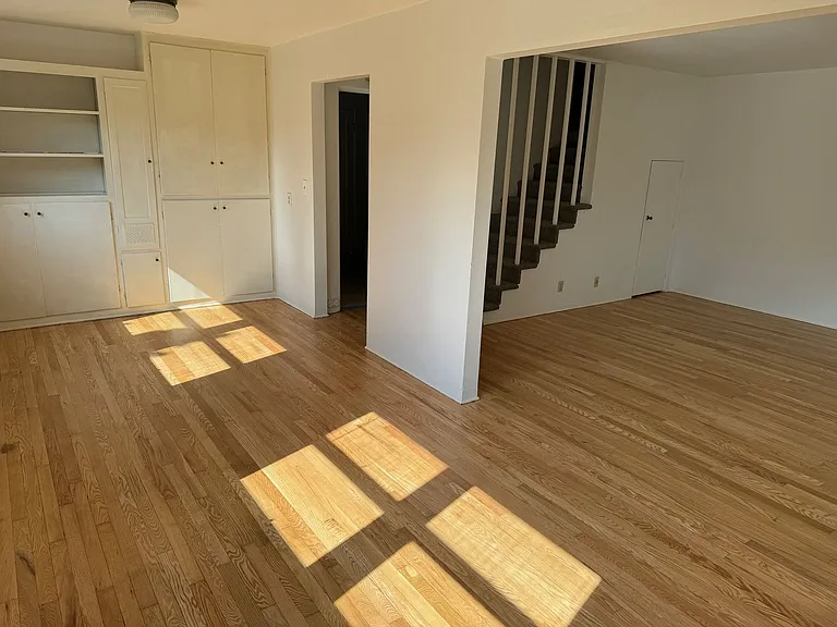 1860 Potter Street — Photo 11