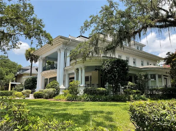 920 E Victory Dr, Savannah, GA 31405