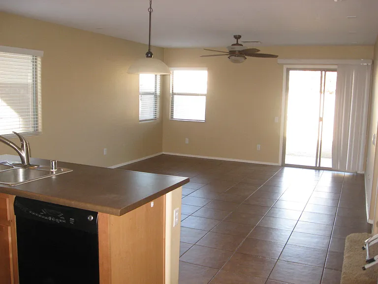 43350 W Elizabeth Ave — Photo 5