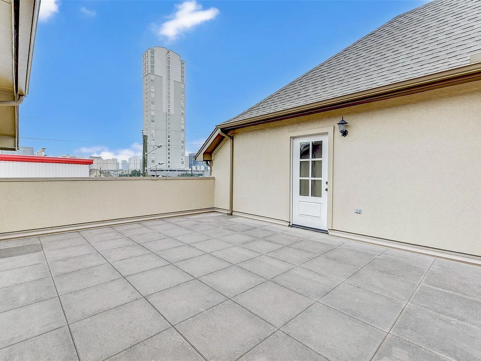 3 bed, 2.5 bath, 3314 sqft, $3,699 — Photo 4