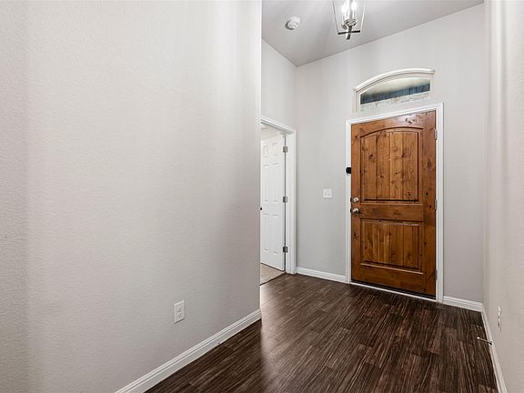 3rd image of 204 Lambert St