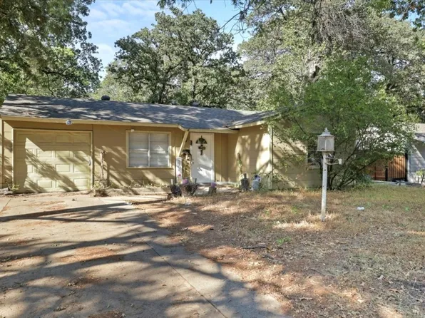 4405 Kings Oaks Ln, Fort Worth, TX 76111