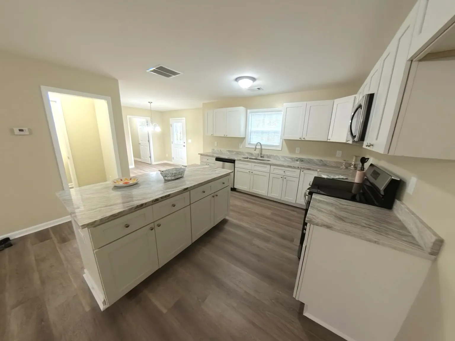 182 North Burson Avenue - 1 — Photo 3