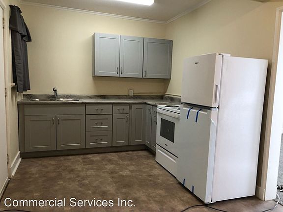 3rd image of 900 N Park St #2