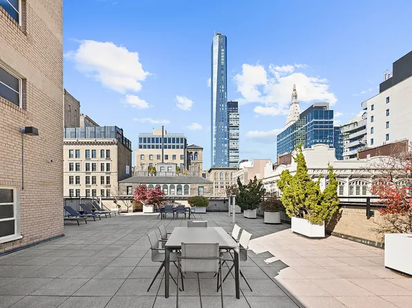 7 Lexington Avenue image 8 of 11