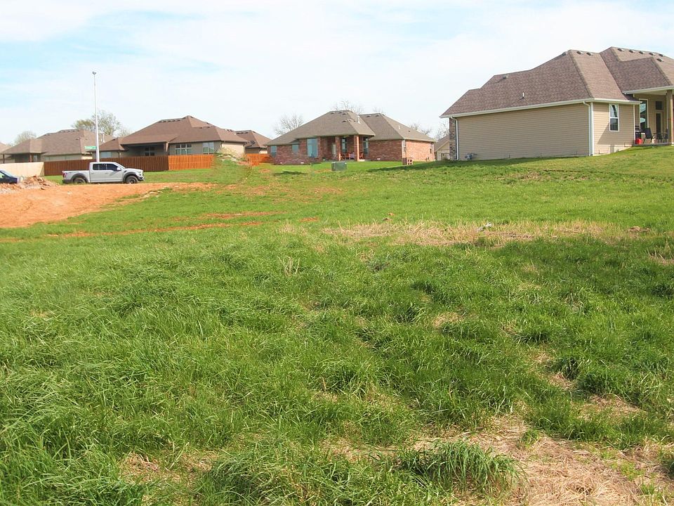 2nd image of 367 W Arlington Dr