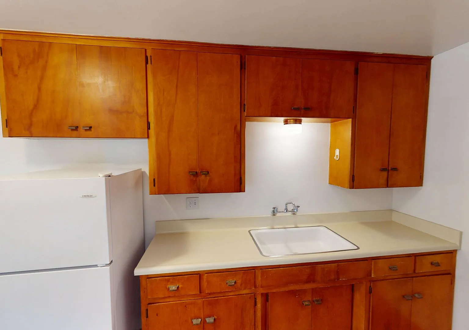 1030 Isabella Ave — Photo 3