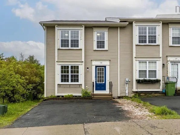 138 Transom Dr, Halifax, NS B3M 4T7