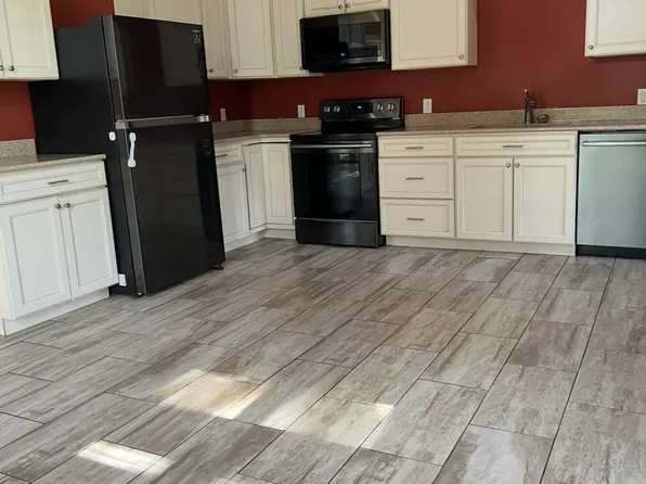 1231 S Kalamazoo Ave APT 1, Marshall, MI 49068