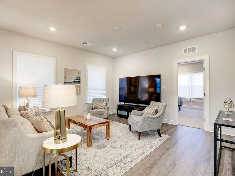 6547 Clubhouse Dr — Photo 38