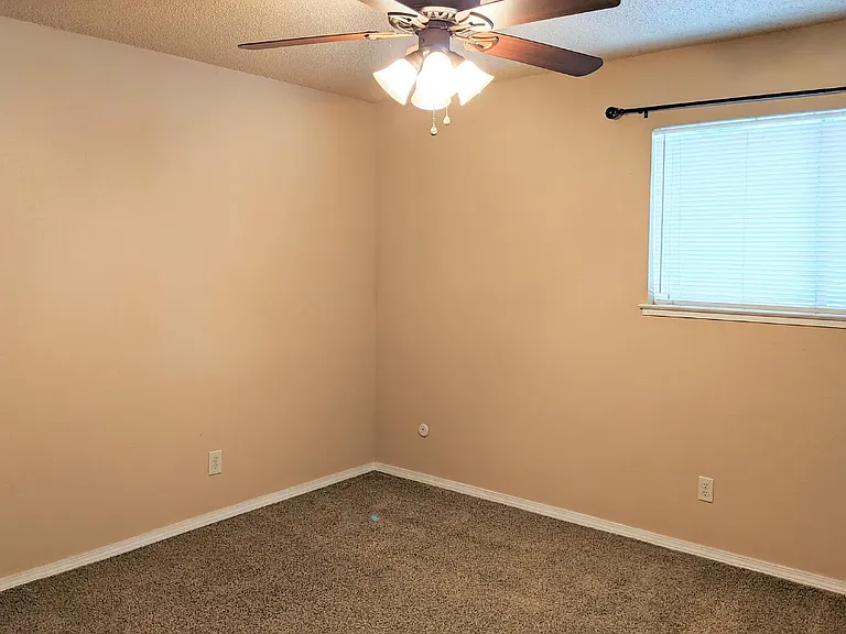 345 E Encore Dr — Photo 6