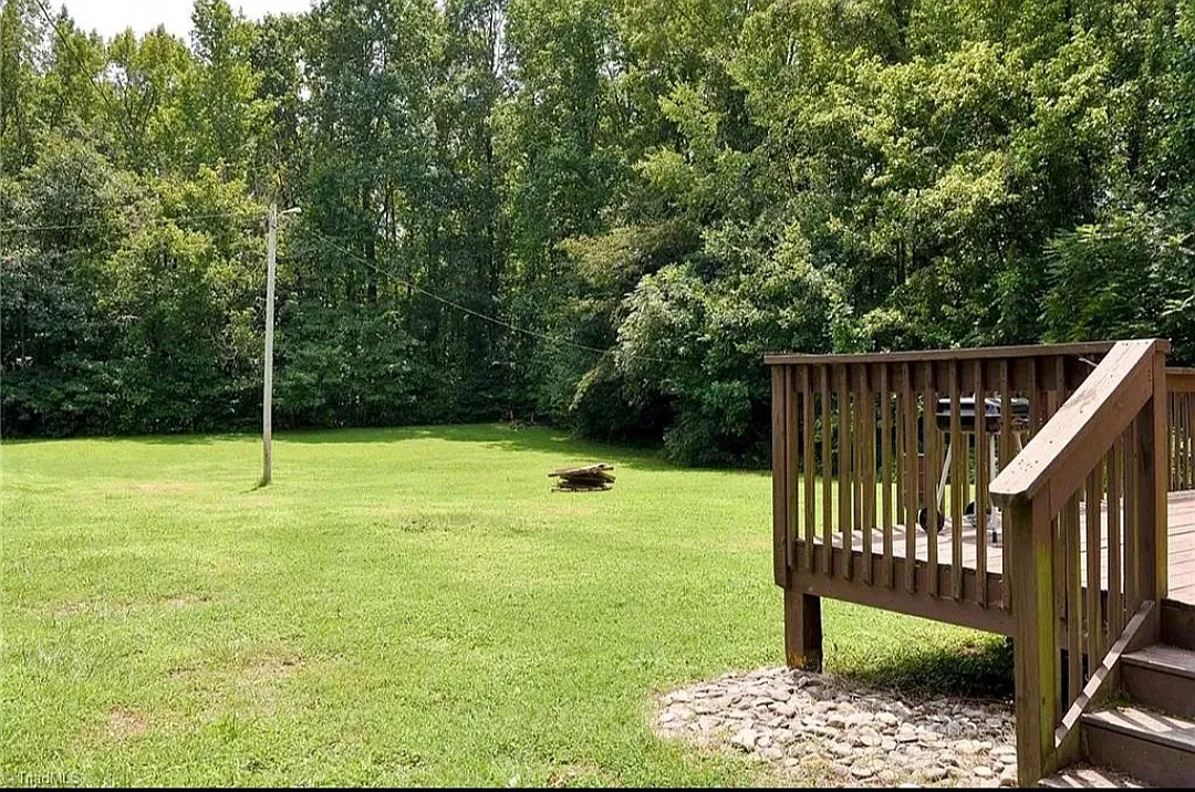 3 bed, 1302 sqft, $1,700 — Photo 3