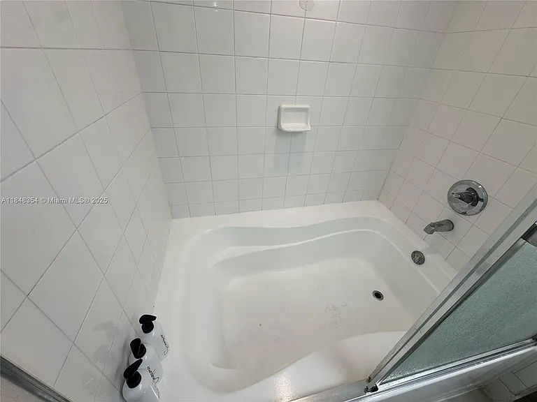 1155 Brickell Bay Dr #307 — Photo 18