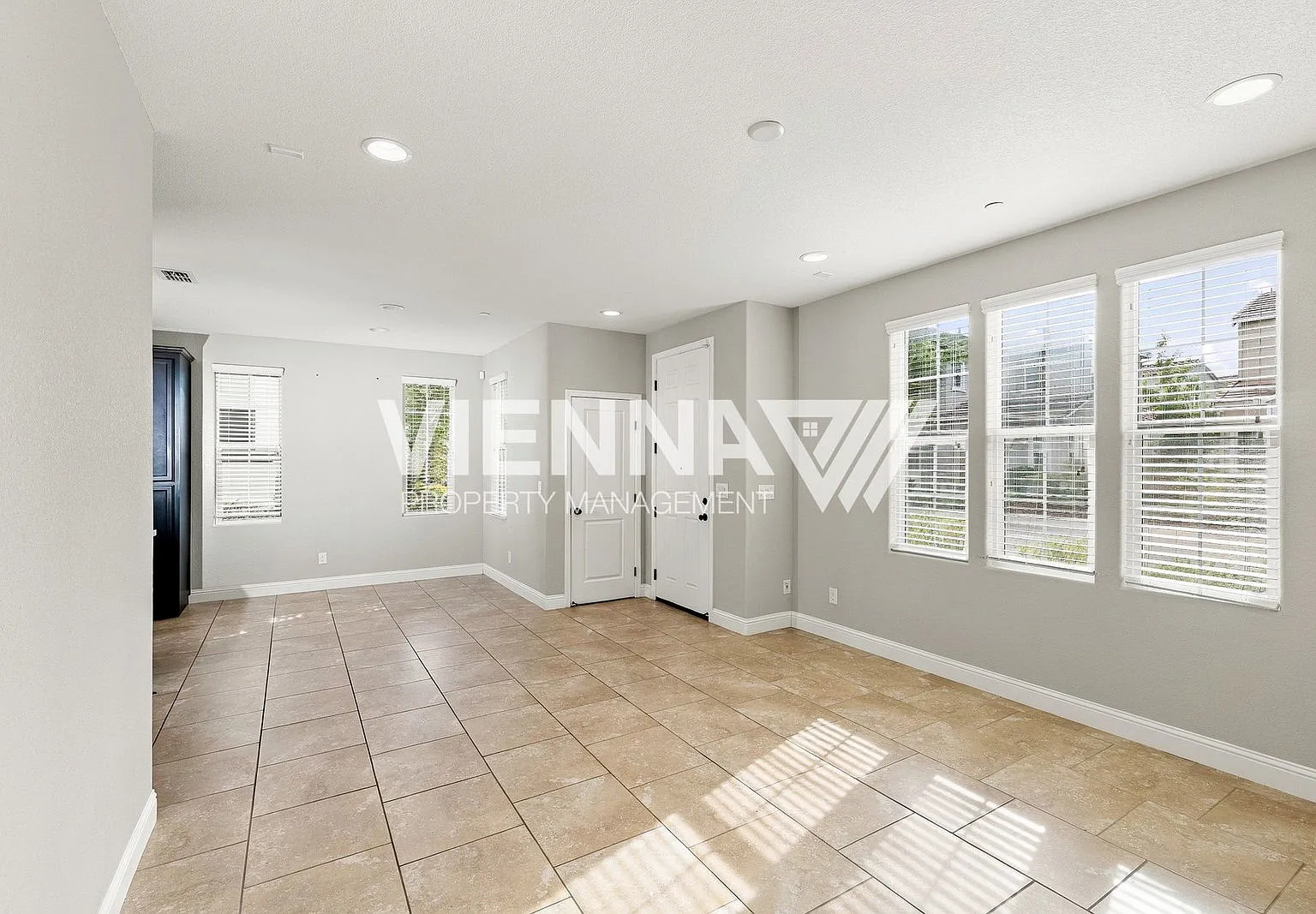 3 bed, 2.5 bath, 1616 sqft, $2,900 — Photo 4
