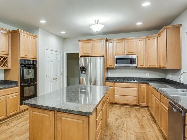 10410 Silver Creek Ct — Photo 15