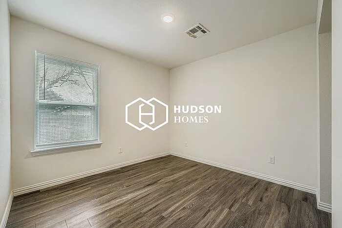 2318 N 15th A St — Photo 9