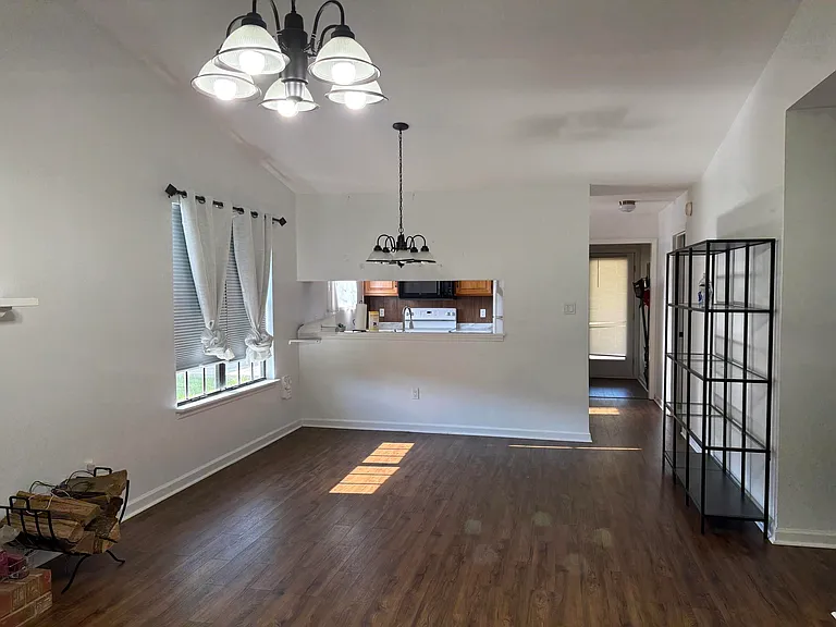 1105 Brafforton Dr — Photo 7