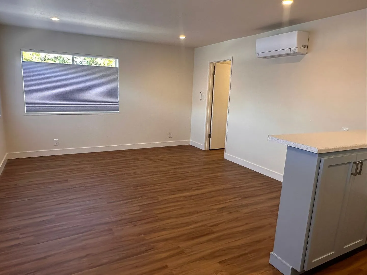 Coral Manor Apartments — Photo 2