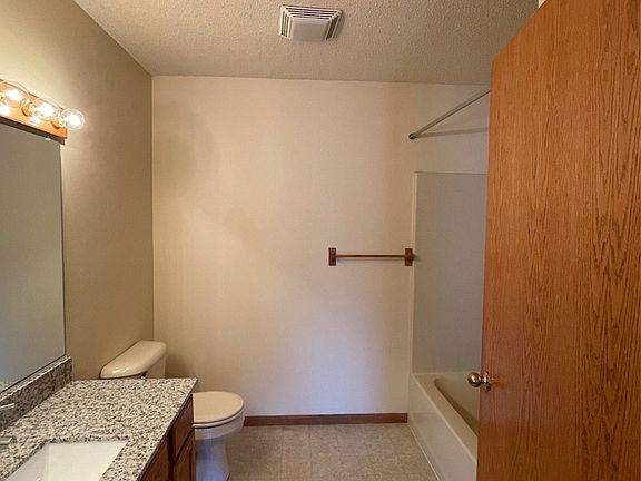 2nd image of 856 Kari Dr #Ka856-3